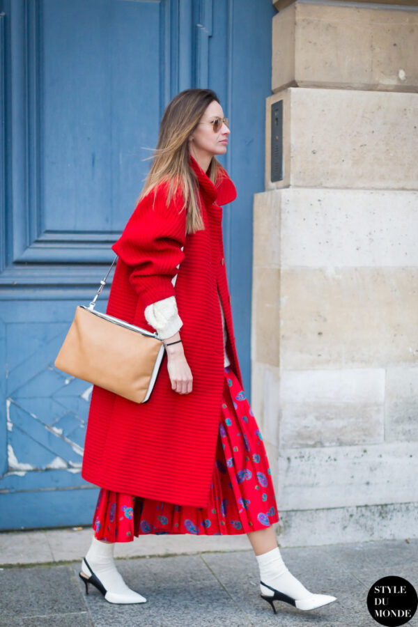 4-oversized-coat-with-socks-and-sandals-1