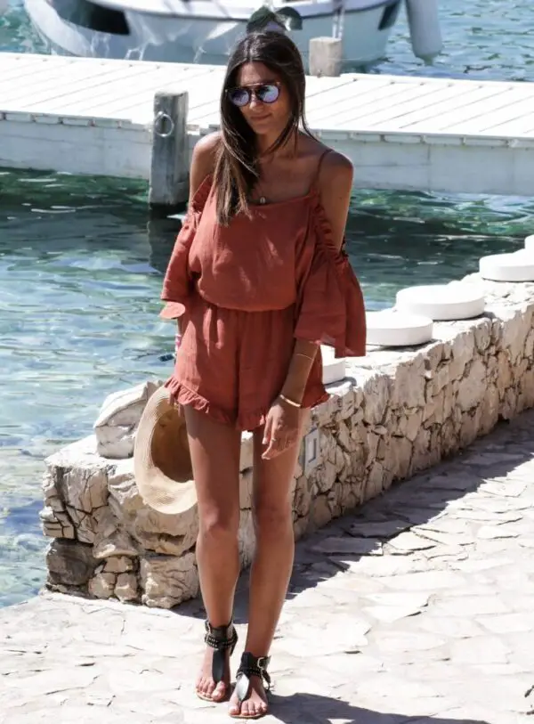 4-sunglasses-with-cold-shoulder-outfit