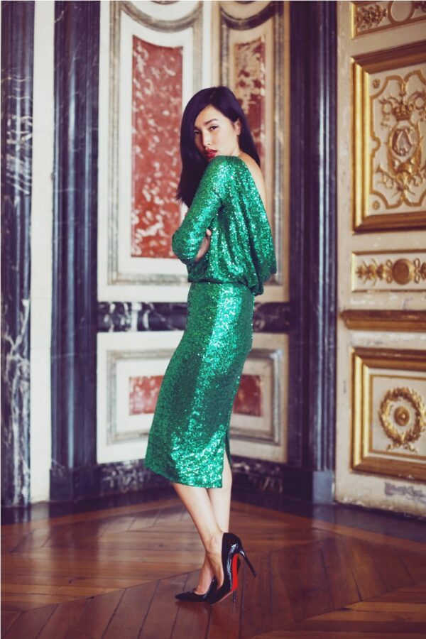 5-green-sequin-evening-dress-with-black-pumps