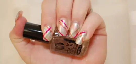 sally-hansen-salon-effects-real-nail-polish-strips-in-mad-for-plaid-nails