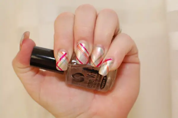 sally-hansen-salon-effects-real-nail-polish-strips-in-mad-for-plaid-nails-review
