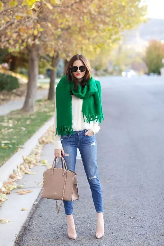 scarf-with-basic-outfit