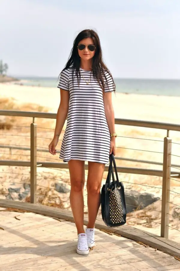 striped-dress-with-sneakers