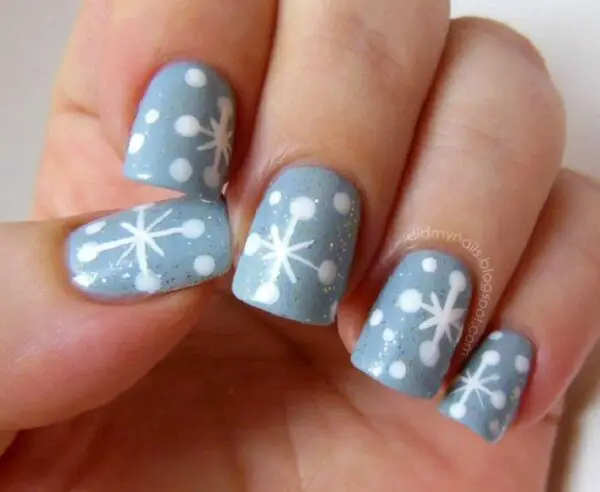 winter-wonderland-nails-with-snowflake-design