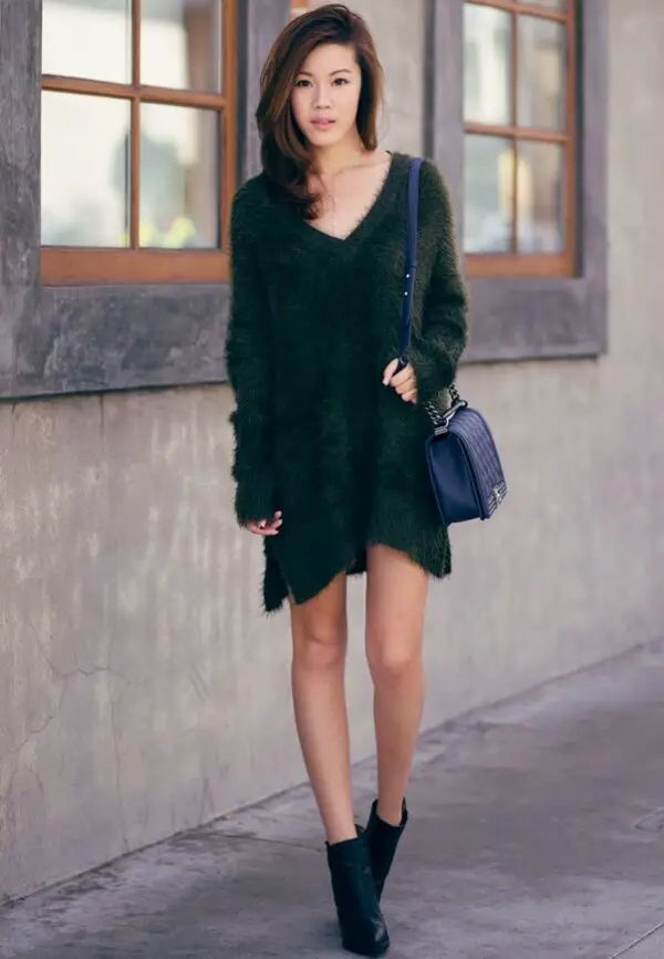 2-chunky-sweater-dress-iwith-boots