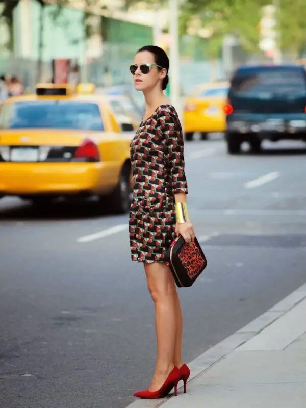2-red-pumps-with-printed-dress-and-leopard-print-bag