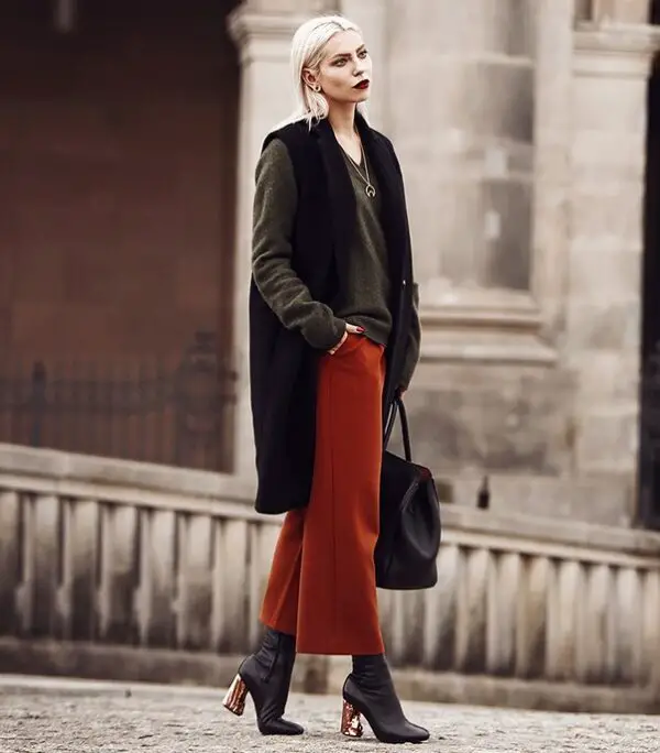 3-culottes-with-vest-and-sweater