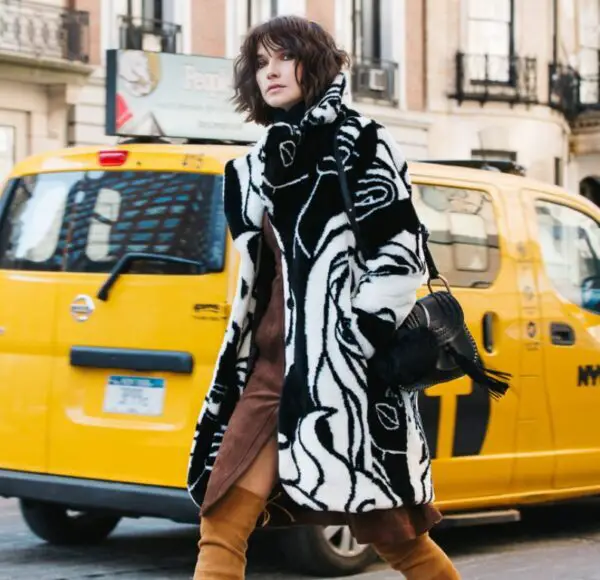 3-graphic-print-coat-with-boho-chic-outfit