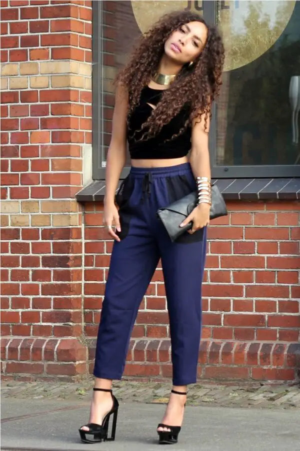 4-gold-choker-with-black-top-and-jogger-pants