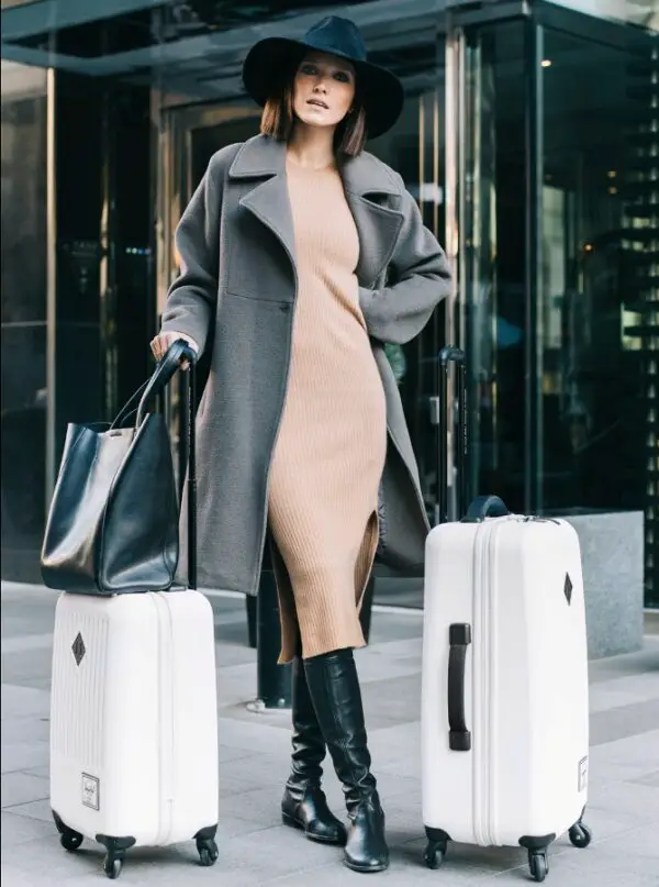 4-nude-dress-with-coat-ravel-outfit-with-suitcase