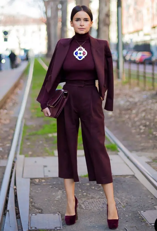 4-statement-necklace-with-marsala-outfit