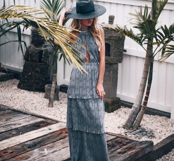 4-structured-hat-with-key-hole-maxi-dress