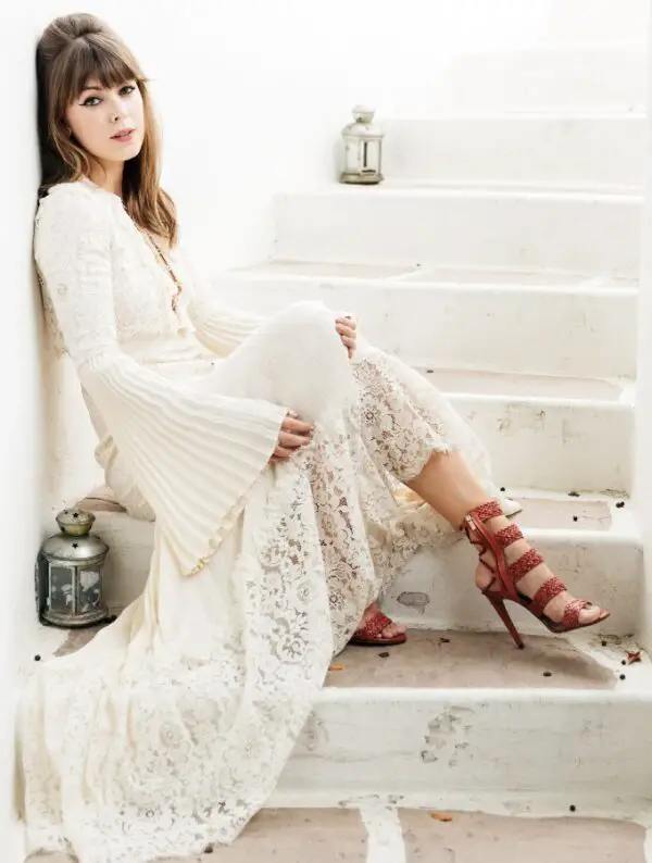 4-vintage-lace-dress-with-gladiator-sandals