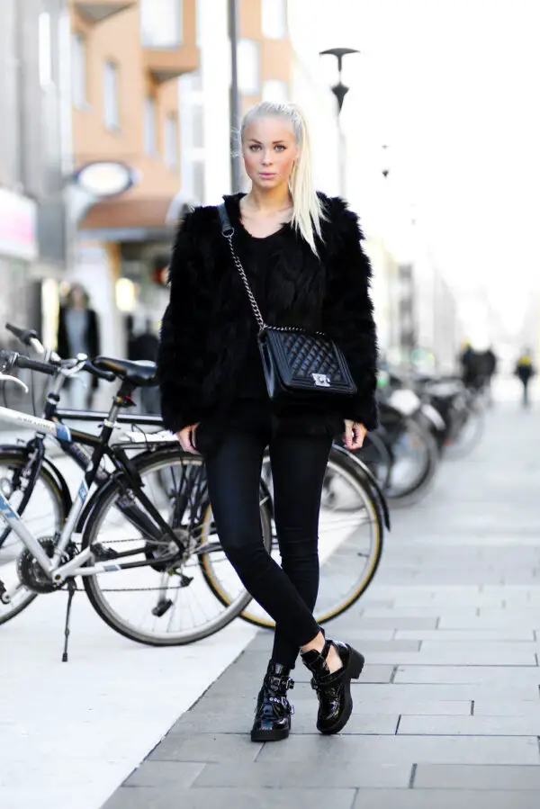 5-fur-coat-with-all-black-outfit
