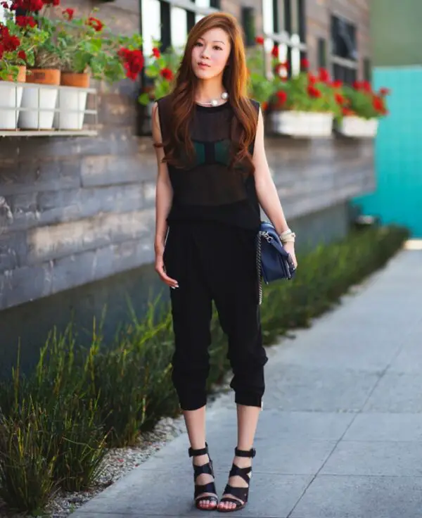 5-all-black-outfit-with-crisscross-sandals