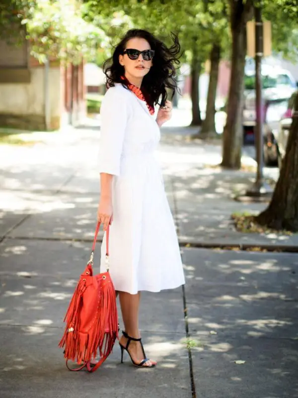 5-fringed-bag-with-white-dress