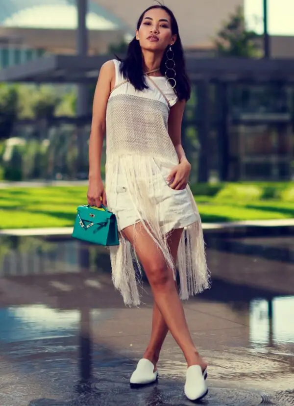 5-fringed-dress-with-box-clutch-and-statement-earrings