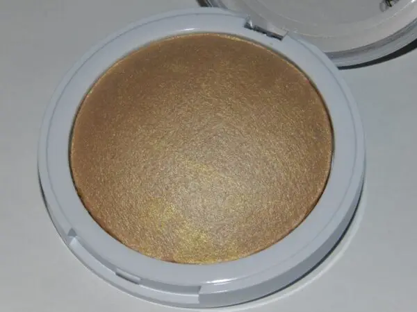 hard-candy-so-baked-bronzer-tiki-review-1