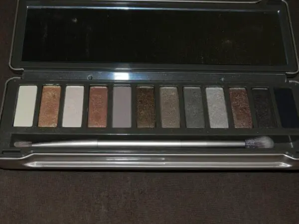 urban-decay-naked-2-palette-review-1