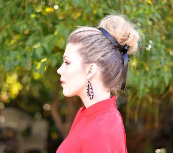 top-knot-and-black-bow