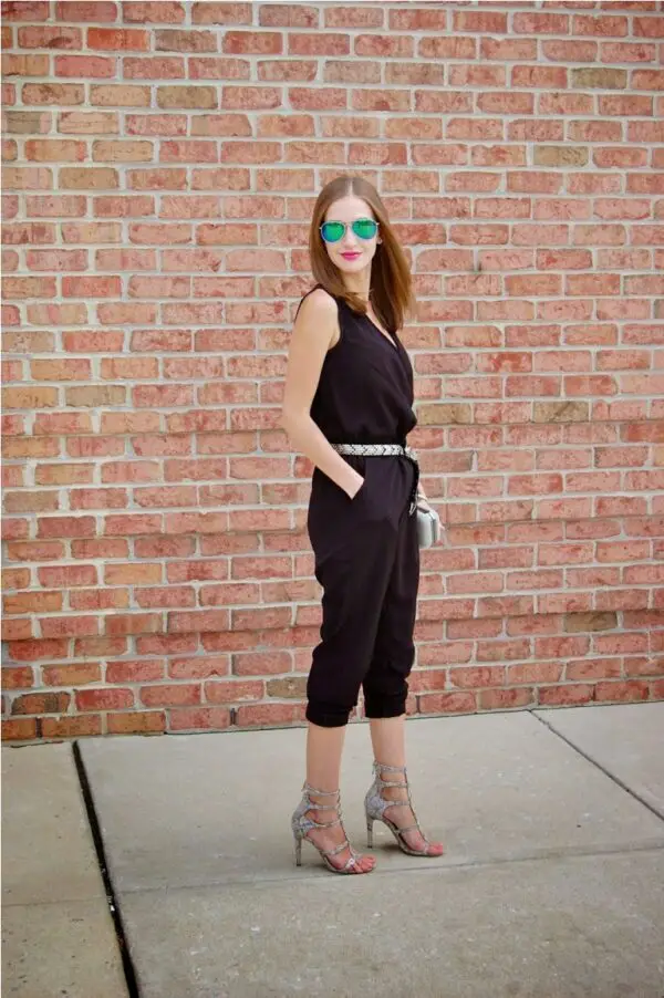 1-black-outfit-with-mercury-sunglasses