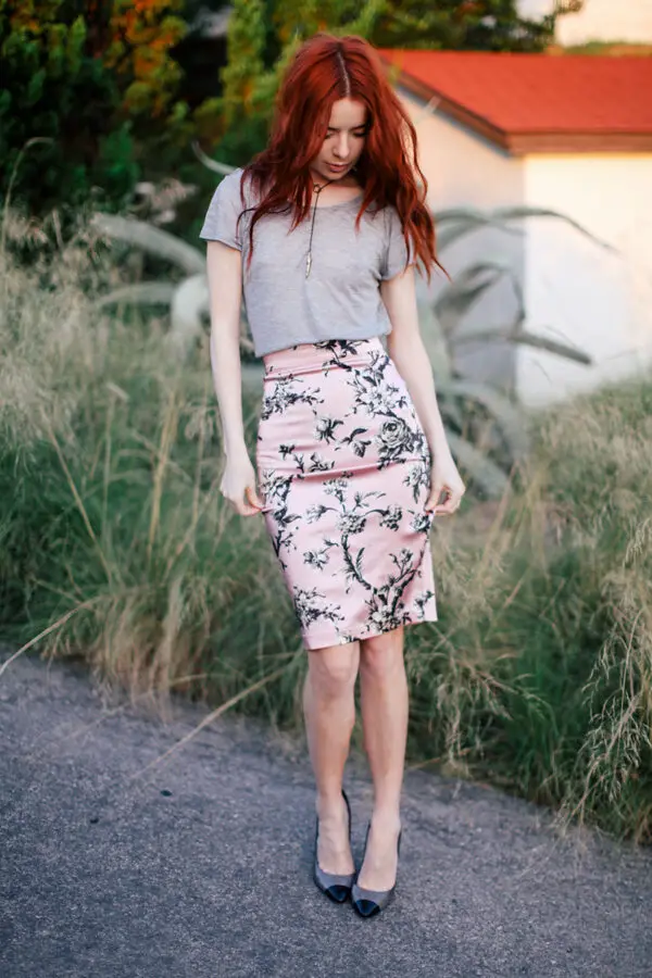 1-retro-floral-skirt-with-gray-top-and-cap-toe-shoes