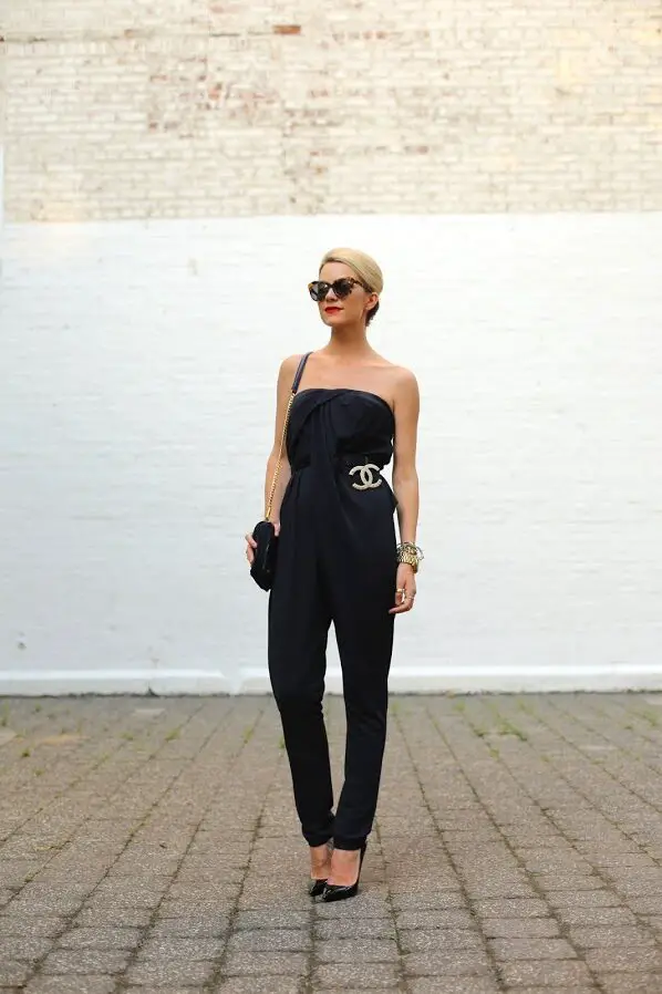 10-brooch-with-belt-and-jumpsuit