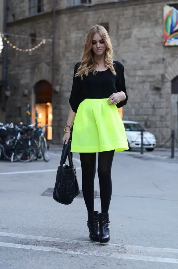 2-neon-yellow-skirt-with-black-top