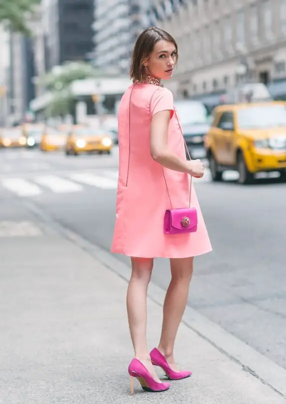 2-pastel-dress-with-hot-pink-pumps-and-bag