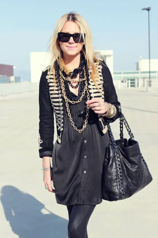 3-black-and-gold-chain-necklaces-with-edgy-outfit
