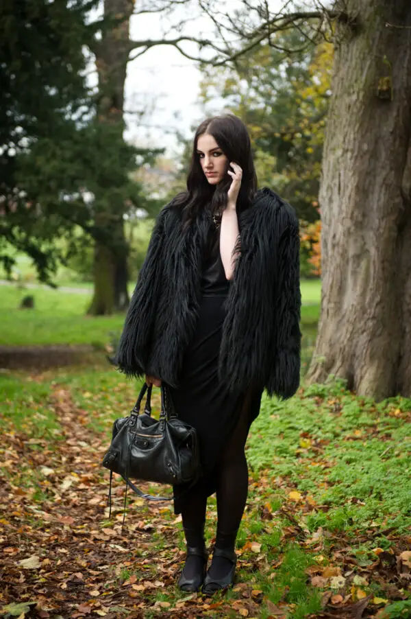 3-black-fur-coat-with-black-dress