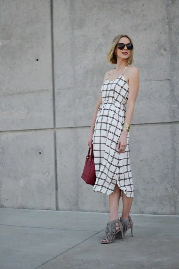 3-checkered-dress-with-fringed-sandals