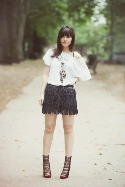 3-graphic-top-with-leather-fringe-skirt