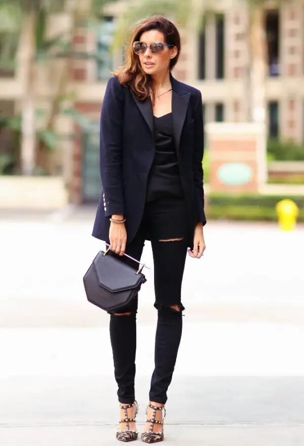 4-all-black-outfit-with-navy-blazer-1