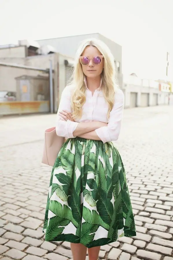 4-palm-print-skirt-with-white-top-and-pink-sunglasses