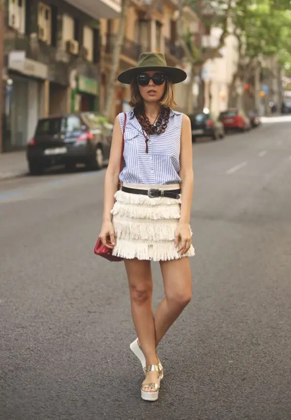 4-striped-top-and-fringe-skirt-with-bib-necklace