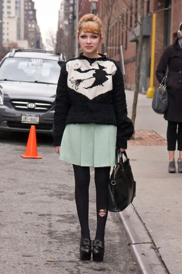 4-witch-print-sweater-with-ripped-tights