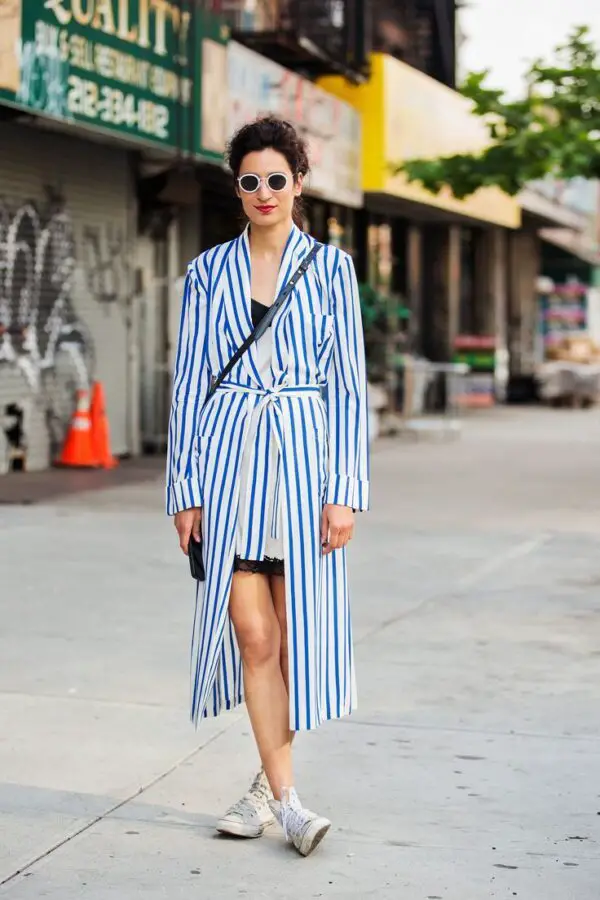 5-striped-robe-coat-with-chic-outfit