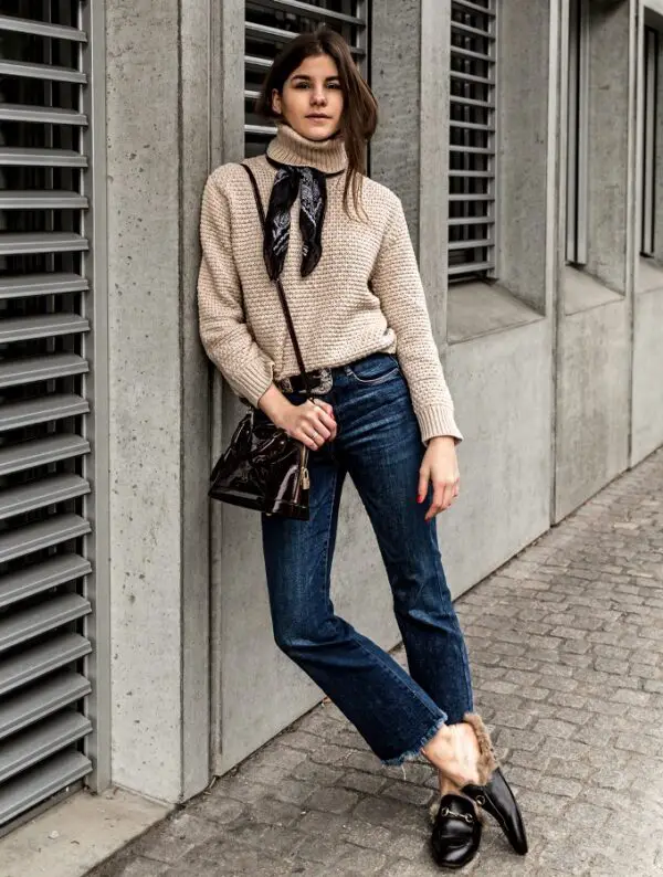 6-bandana-scarf-with-turtleneck-sweater-and-frayed-jeans