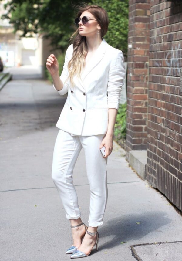 6-blazer-with-cuffed-white-pants