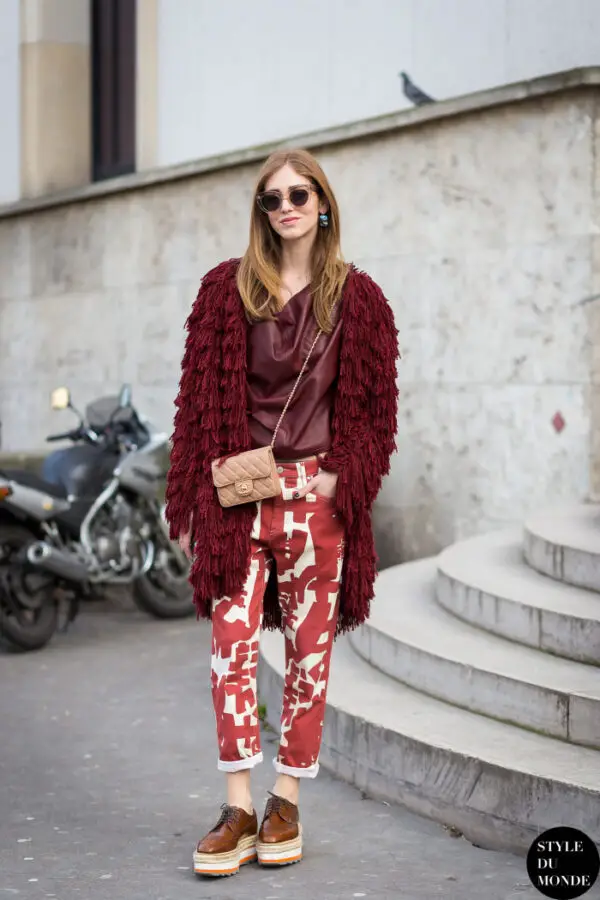 6-fur-coat-and-casual-outfit-with-lug-sole-shoes