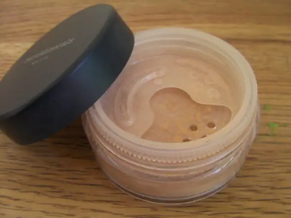bare-minerals-matte-foundation-in-light-review1