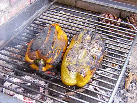 charred-pepper-salad-grilling