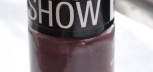 maybelline-color-show-nail-paint-midnight-taupe