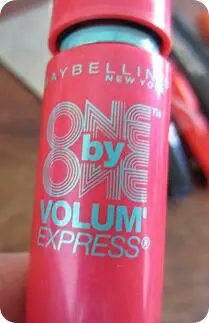 maybelline-one-by-one-volume28099-express-mascara-comparison