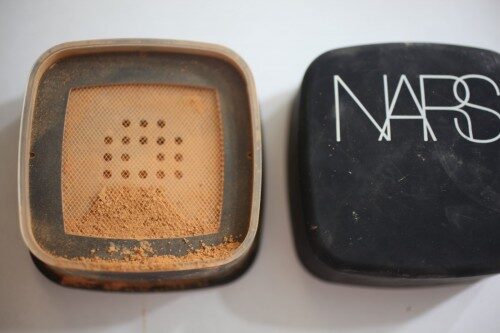 nars-loose-powder-500x333-1
