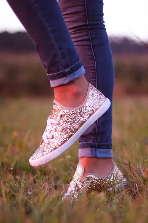 golden-glitter-shoes-outfit