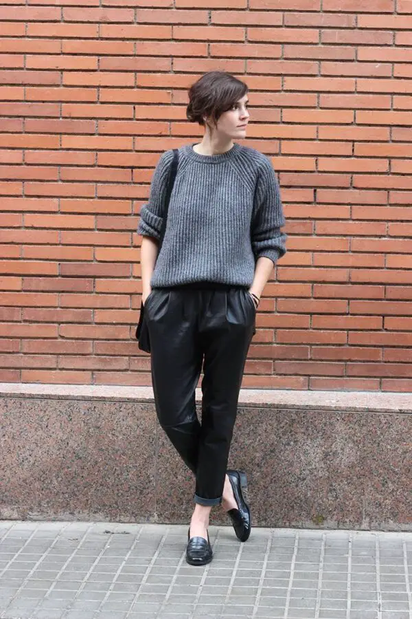 jogger-pants-and-sweater-outfit
