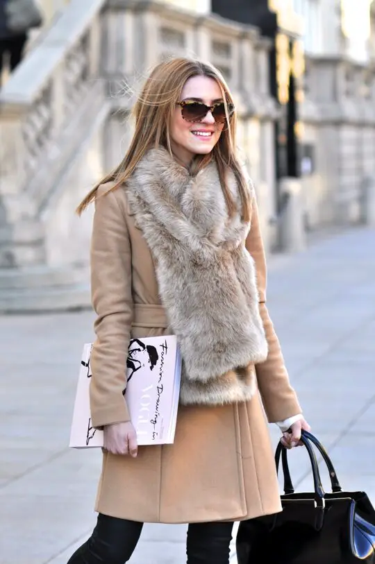 neutral-outfit-with-fur-scarf