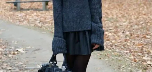 pleated-black-leather-skirt